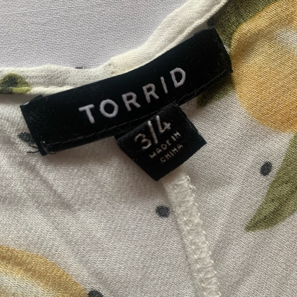 Torrid Plus Size Lemon Print Shirttail Kimono or Overpiece-Size 3/4X - Picture 11 of 11